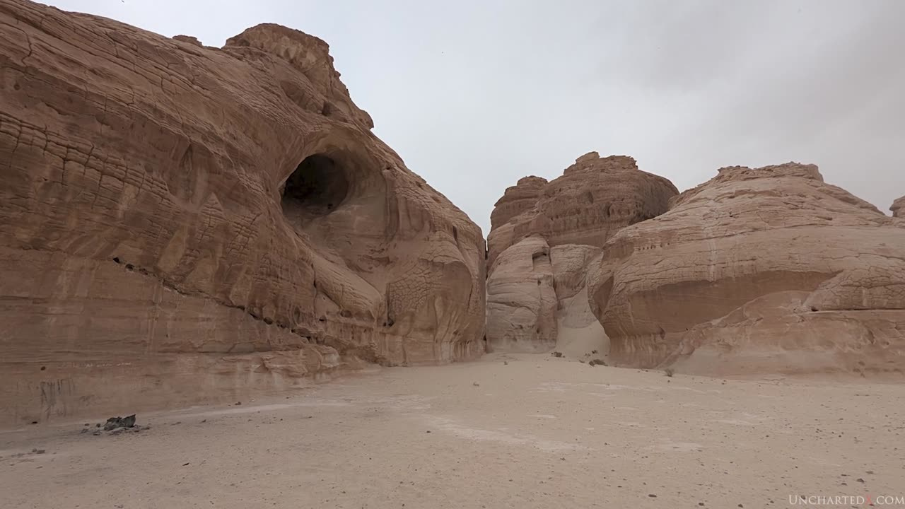 Khafre Pyramid SAR Scan Results, the Well Shaft, and Vase News! Roadsode pod, recorded in Egypt! [1080p]